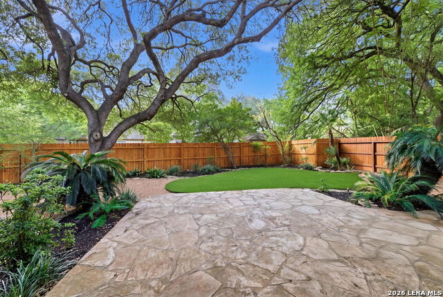 Image 50 of 59 For 3 Sherborne Wood