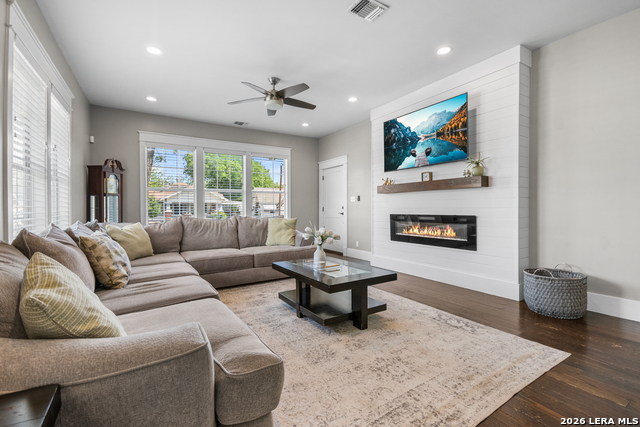 Image 17 of 42 For 1502 Nolan St