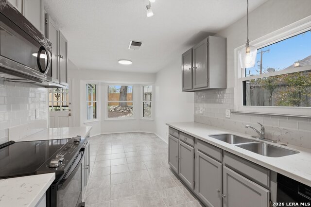 Image 10 of 21 For 5707 Larkdale Dr