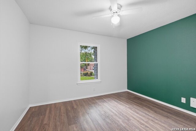 Image 15 of 21 For 5707 Larkdale Dr