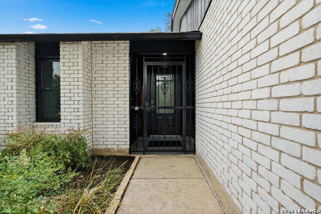 Image 4 of 21 For 5707 Larkdale Dr