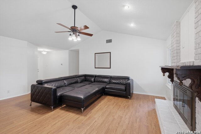 Image 6 of 21 For 5707 Larkdale Dr