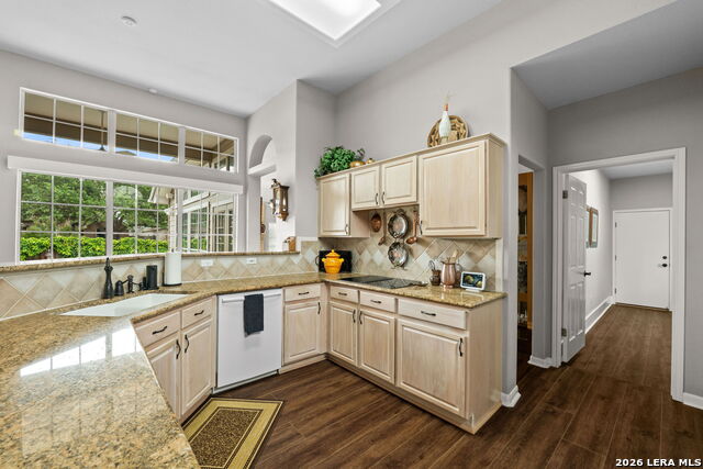 Image 16 of 32 For 24902 Crescent Run