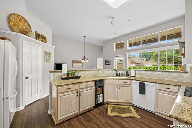 Image 18 of 32 For 24902 Crescent Run