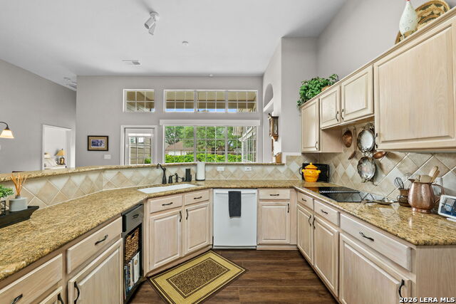 Image 19 of 32 For 24902 Crescent Run