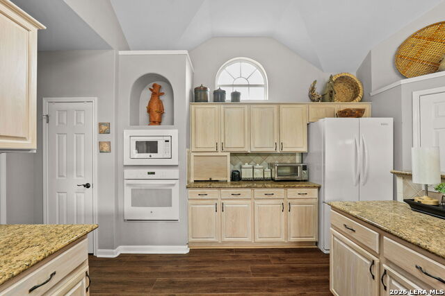 Image 20 of 32 For 24902 Crescent Run