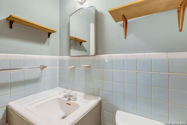 Image 24 of 30 For 305 Brahan Blvd