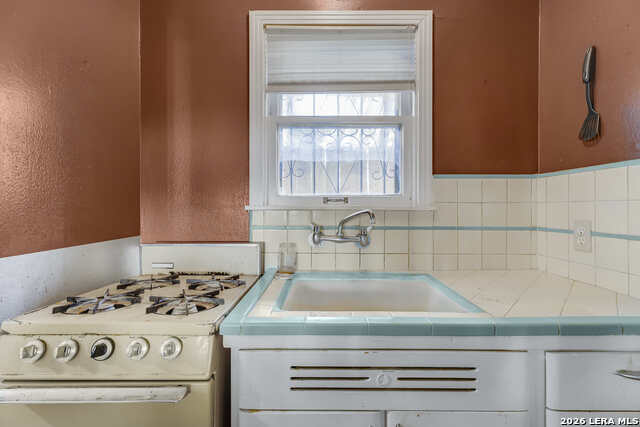 Image 25 of 30 For 305 Brahan Blvd