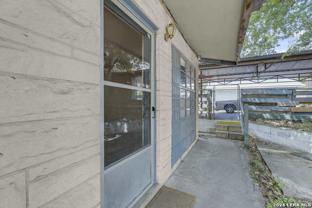 Image 6 of 30 For 305 Brahan Blvd