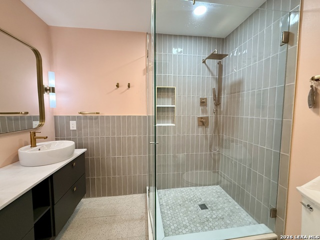 Image 10 of 24 For 3807 Longridge Dr