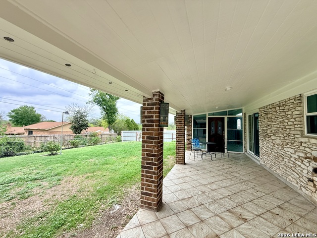 Image 16 of 24 For 3807 Longridge Dr