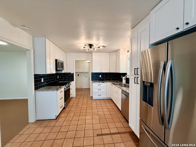 Image 3 of 24 For 3807 Longridge Dr