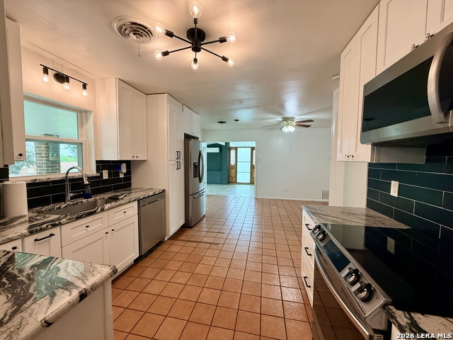 Image 4 of 24 For 3807 Longridge Dr