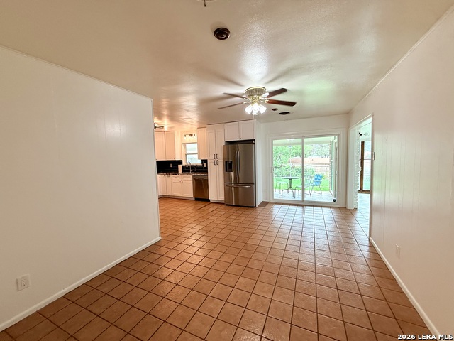 Image 5 of 24 For 3807 Longridge Dr