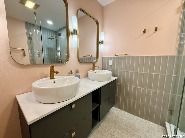 Image 9 of 24 For 3807 Longridge Dr