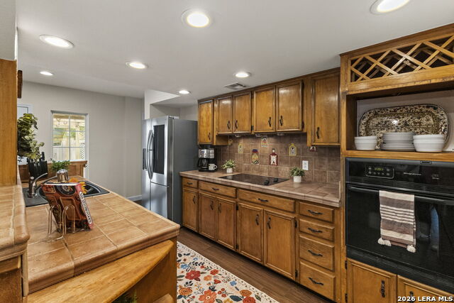 Image 18 of 37 For 3515 Hunters Circle