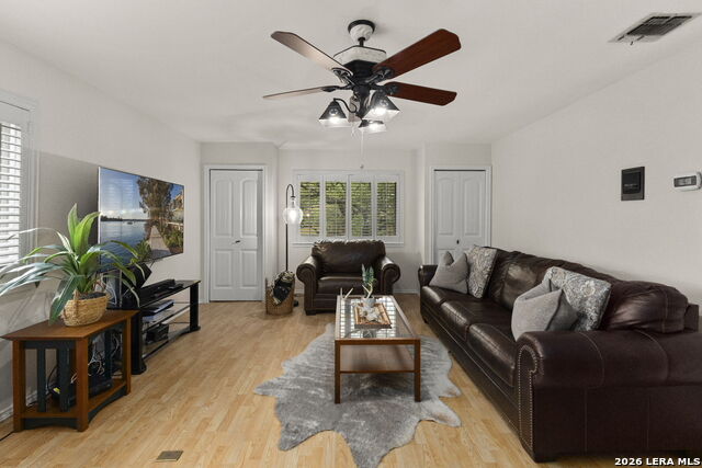 Image 26 of 37 For 3515 Hunters Circle