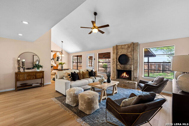 Image 5 of 25 For 9203 Ridge Grove