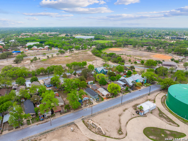 Image 27 of 30 For 116 Parkview