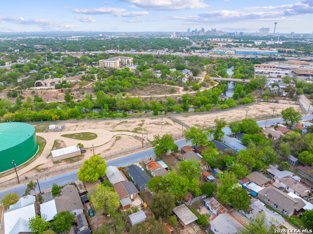 Image 28 of 30 For 116 Parkview