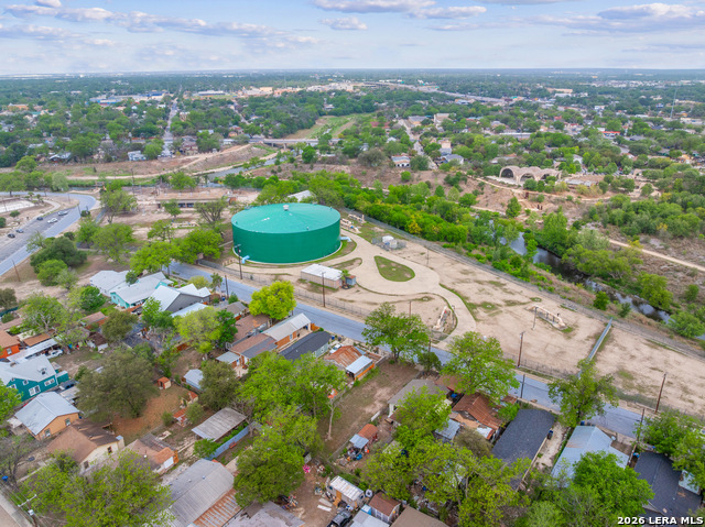 Image 29 of 30 For 116 Parkview