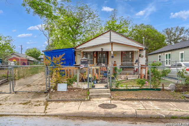 Image 3 of 30 For 116 Parkview