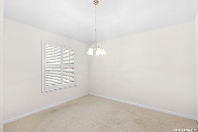 Listing photo id 10 for 3322 Butler Pass