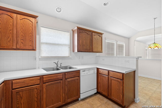 Listing photo id 6 for 3322 Butler Pass