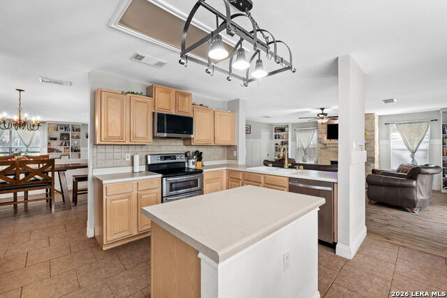 Image 2 of 36 For 4123 Knollpass