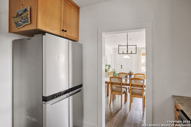 Image 16 of 29 For 711 Eleanor  