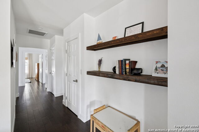 Image 17 of 29 For 711 Eleanor  