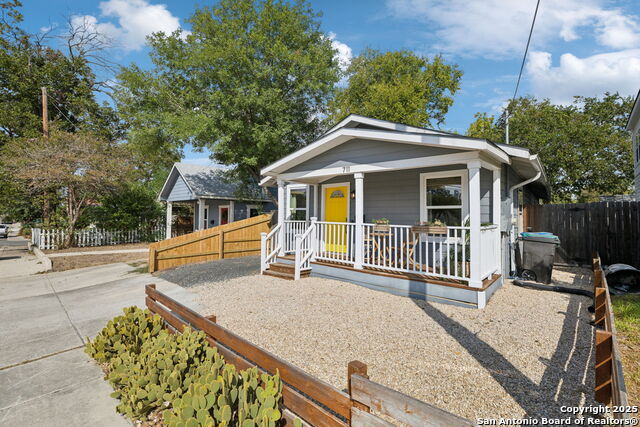 Image 3 of 29 For 711 Eleanor  