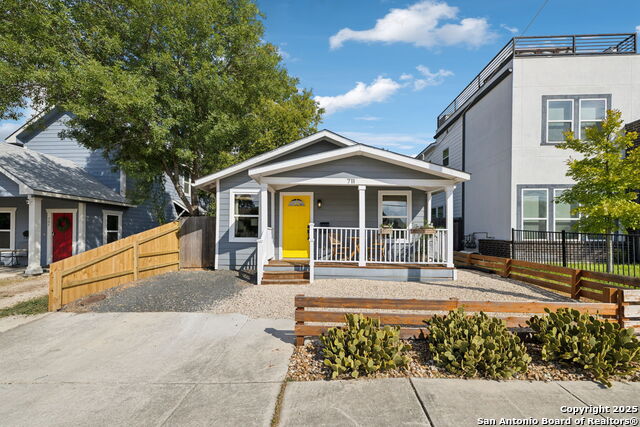 Image 4 of 29 For 711 Eleanor  