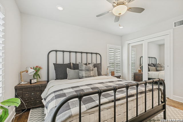 Image 10 of 25 For 488 Olmos Unit #1 E 1