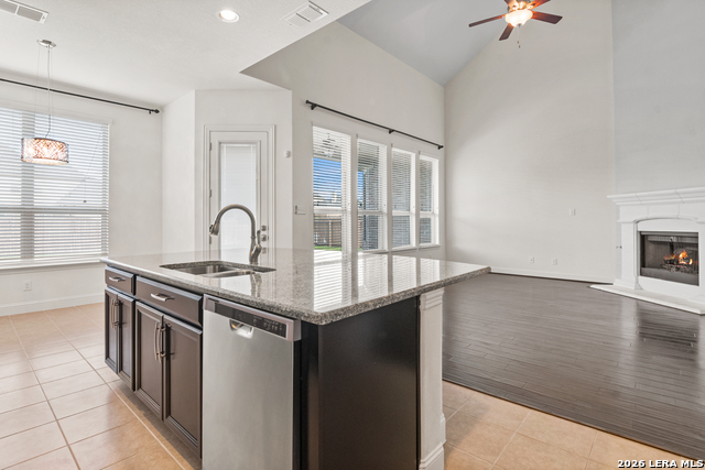 Image 4 of 34 For 221 Aspen Dr