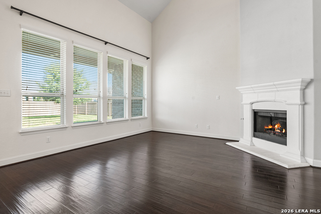 Image 7 of 34 For 221 Aspen Dr