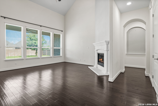 Image 8 of 34 For 221 Aspen Dr