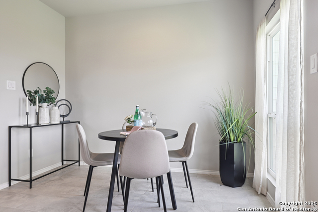 Image 5 of 23 For 8619 Valentina Way