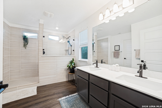 Image 20 of 24 For 7974 Hanging Br