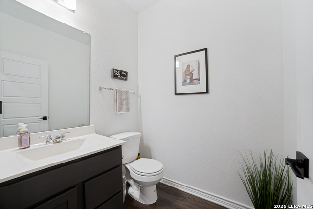 Image 21 of 24 For 7974 Hanging Br