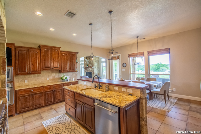 Image 16 of 50 For 395 Bluff Creek