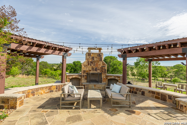 Image 24 of 50 For 395 Bluff Creek