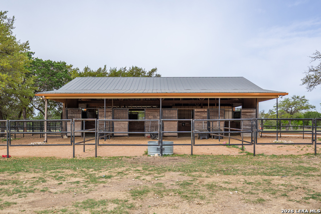 Image 28 of 50 For 395 Bluff Creek