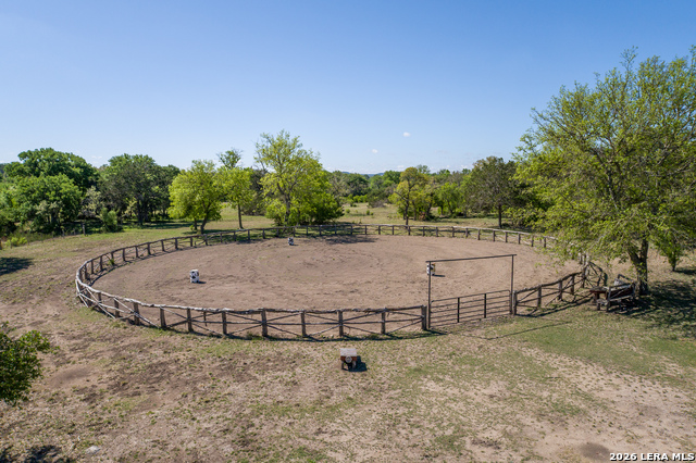 Image 32 of 50 For 395 Bluff Creek