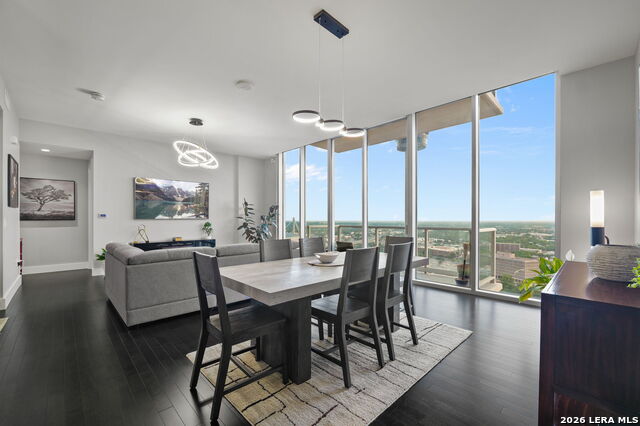 Image 20 of 63 For 610 Market St E Unit 2605