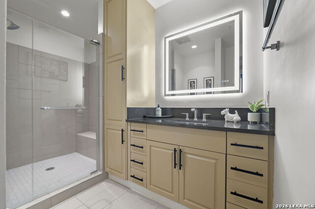 Image 25 of 63 For 610 Market St E Unit 2605