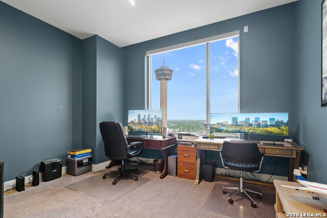 Image 28 of 63 For 610 Market St E Unit 2605