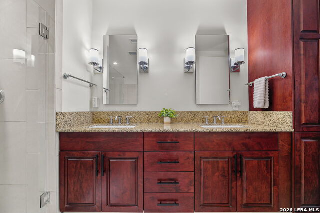 Image 34 of 63 For 610 Market St E Unit 2605