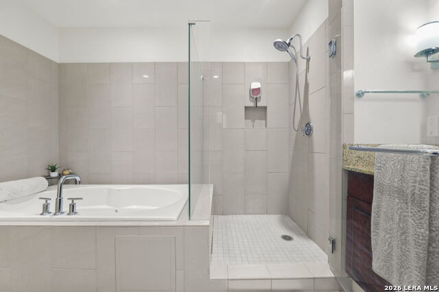 Image 36 of 63 For 610 Market St E Unit 2605