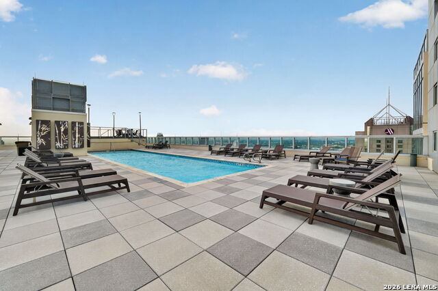 Image 49 of 63 For 610 Market St E Unit 2605